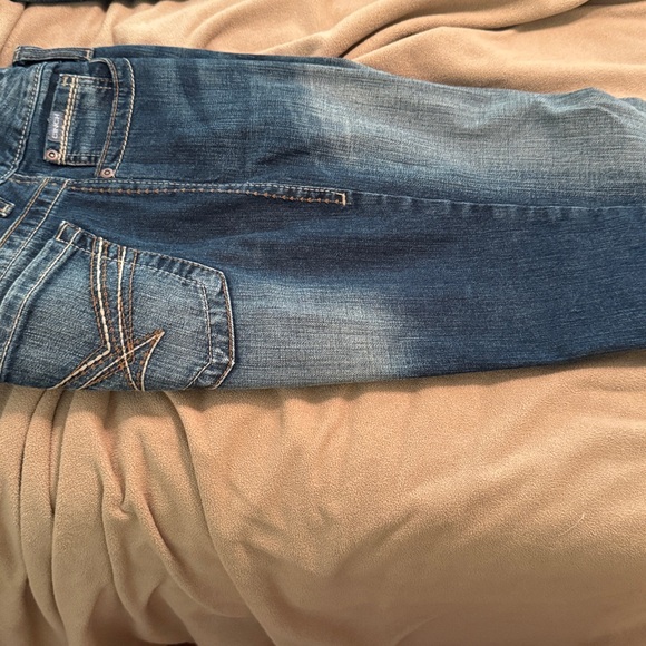 Women’s Cinch Dark Blue Denim with tan/brown Stitching, size 30/9R. - Picture 4 of 4